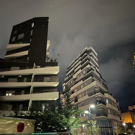 Centre Lions Gate 2 Apartman *