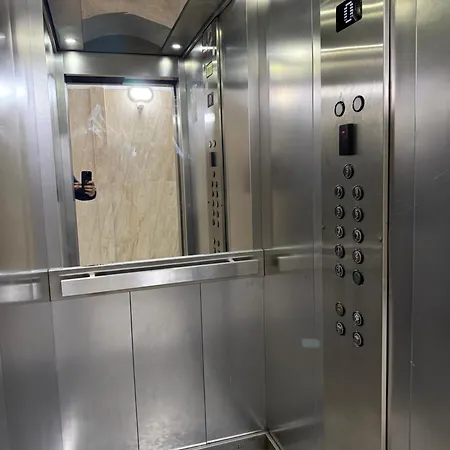 Apartman Centre Lions Gate 2 *