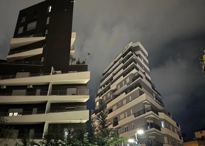 Centre Lions Gate 2 公寓 *