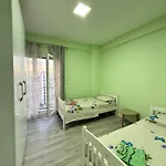 Centre Lions Gate 2 Apartman *