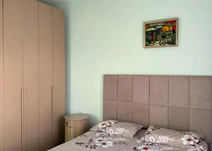 Centre Lions Gate 2 * Tiran